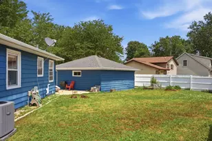 9020 S Chicago Ct, Oak Creek, WI 53154 - Photo 29