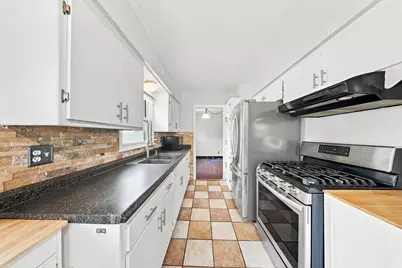 9020 S Chicago Ct, Oak Creek, WI 53154 - Photo 7