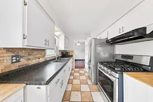 9020 S Chicago Ct, Oak Creek, WI 53154 - Photo 7