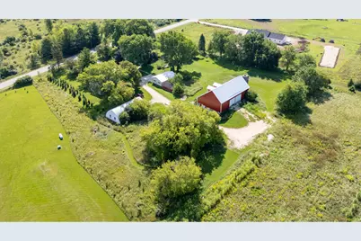 1615  Ulao Pkwy, Grafton, WI 53024 - Photo 3