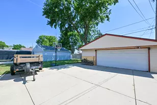 3634 S 24th St, Milwaukee, WI 53221 - Photo 11