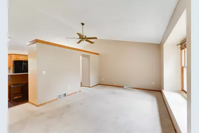 105  Joellen Dr, Waukesha, WI 53188 - Photo 9