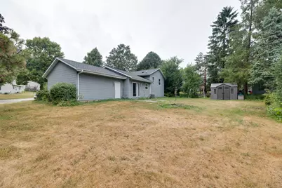 105  Joellen Dr, Waukesha, WI 53188 - Photo 3