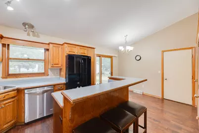 105  Joellen Dr, Waukesha, WI 53188 - Photo 7