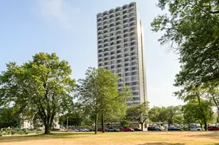 2525 S Shore Dr, Milwaukee, WI 53207 - Photo 7