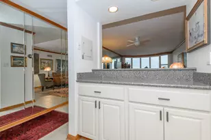 2525 S Shore Dr, Milwaukee, WI 53207 - Photo 15