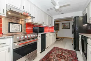 2525 S Shore Dr, Milwaukee, WI 53207 - Photo 17