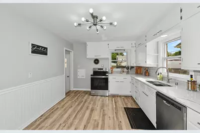1726  Grams Ct, Sheboygan, WI 53081 - Photo 3