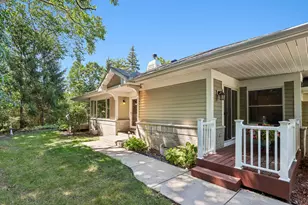 3187 S Waterford Ct, New Berlin, WI 53151 - Photo 3