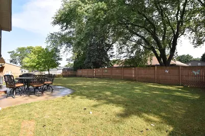 14445 W Butternut Trl, New Berlin, WI 53151 - Photo 5