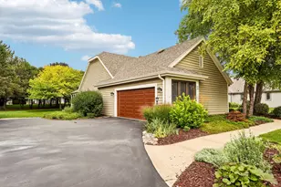 W263N2367 Deer Haven Dr, Pewaukee, WI 53072 - Photo 39