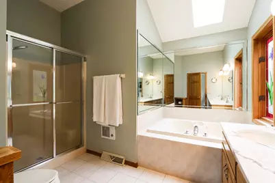 W263N2367  Deer Haven Dr, Pewaukee, WI 53072 - Photo 23