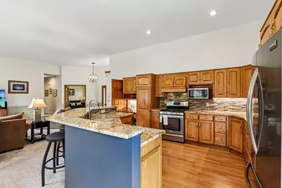 W263N2367  Deer Haven Dr, Pewaukee, WI 53072 - Photo 11