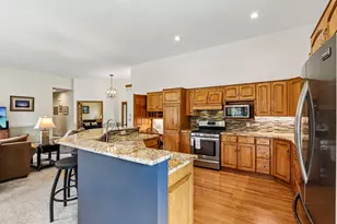 W263N2367 Deer Haven Dr, Pewaukee, WI 53072 - Photo 11