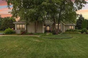 W263N2367 Deer Haven Dr, Pewaukee, WI 53072 - Photo 41