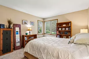 W263N2367 Deer Haven Dr, Pewaukee, WI 53072 - Photo 27