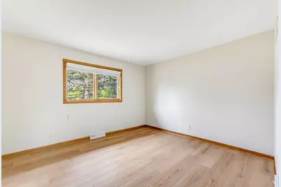 N5471  Loraine Dr, Fredonia, WI 53021 - Photo 31