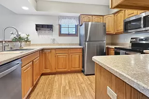 2264 Circle Ridge Rd, Delafield, WI 53018 - Photo 9