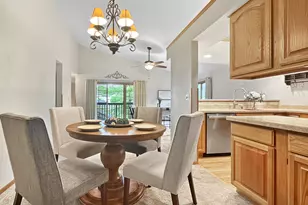 2264 Circle Ridge Rd, Delafield, WI 53018 - Photo 7