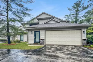 2264 Circle Ridge Rd, Delafield, WI 53018 - Photo 19