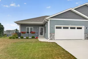 1361 Scenic Pointe Ct, Hartford, WI 53027 - Photo 1