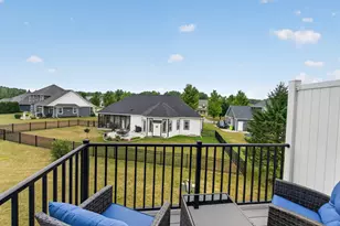 1361 Scenic Pointe Ct, Hartford, WI 53027 - Photo 11