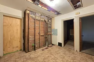 3720 W Dorothy Pl, Milwaukee, WI 53215 - Photo 23
