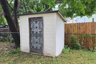3720 W Dorothy Pl, Milwaukee, WI 53215 - Photo 41