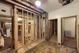 3720 W Dorothy Pl, Milwaukee, WI 53215 - Photo 9