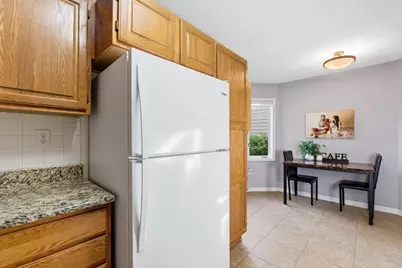 W240N2160  Dorchester Dr #11B, Pewaukee, WI 53072 - Photo 11