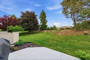 W240N2160 Dorchester Dr, Pewaukee, WI 53072 - Photo 25