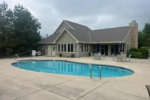 W240N2160 Dorchester Dr, Pewaukee, WI 53072 - Photo 29