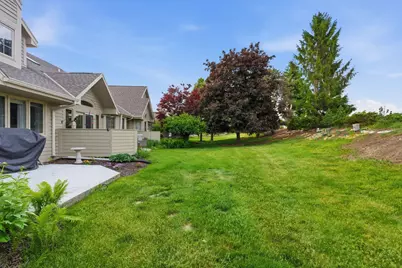 W240N2160  Dorchester Dr #11B, Pewaukee, WI 53072 - Photo 25
