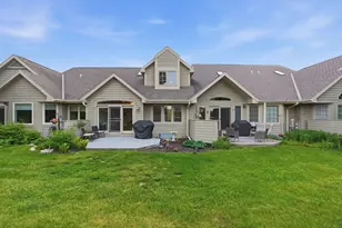 W240N2160 Dorchester Dr, Pewaukee, WI 53072 - Photo 25