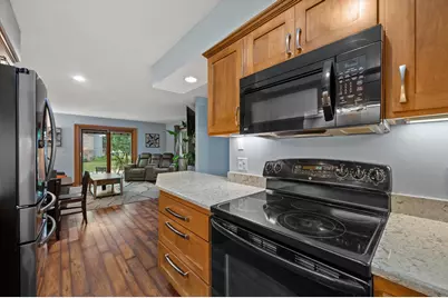 801 S Imperial Dr, Hartland, WI 53029 - Photo 15