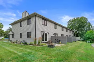 801 S Imperial Dr, Hartland, WI 53029 - Photo 1