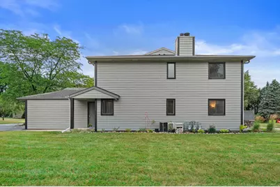 801 S Imperial Dr, Hartland, WI 53029 - Photo 3