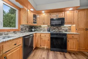 S94W14409 Groveway Ln, Muskego, WI 53150 - Photo 13