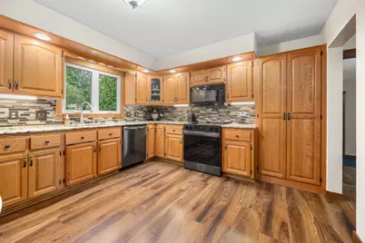 S94W14409  Groveway Ln, Muskego, WI 53150 - Photo 11