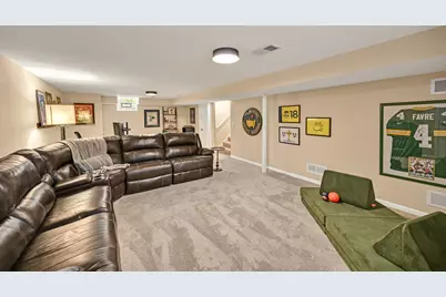 12311 W Woodland Ave, Wauwatosa, WI 53226 - Photo 31