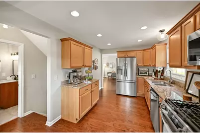 12311 W Woodland Ave, Wauwatosa, WI 53226 - Photo 17