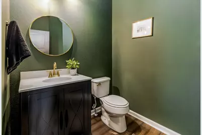 8211 W Highlander Dr, Mequon, WI 53097 - Photo 17