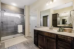 8211 W Highlander Dr, Mequon, WI 53097 - Photo 11