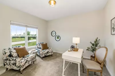 8211 W Highlander Dr, Mequon, WI 53097 - Photo 15