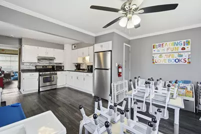 4022 N 49th St, Milwaukee, WI 53216 - Photo 9