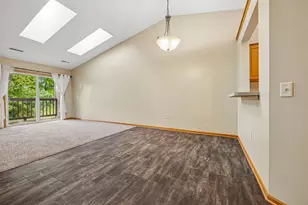 842 Evergreen Dr, Hartford, WI 53027 - Photo 9