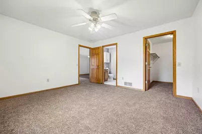 842  Evergreen Dr #1, Hartford, WI 53027 - Photo 17