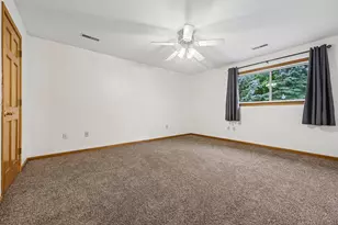 842 Evergreen Dr, Hartford, WI 53027 - Photo 21