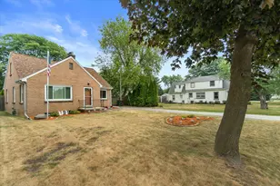 13706 W Meadow Ln, New Berlin, WI 53151 - Photo 31