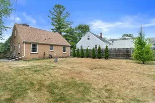 13706 W Meadow Ln, New Berlin, WI 53151 - Photo 21